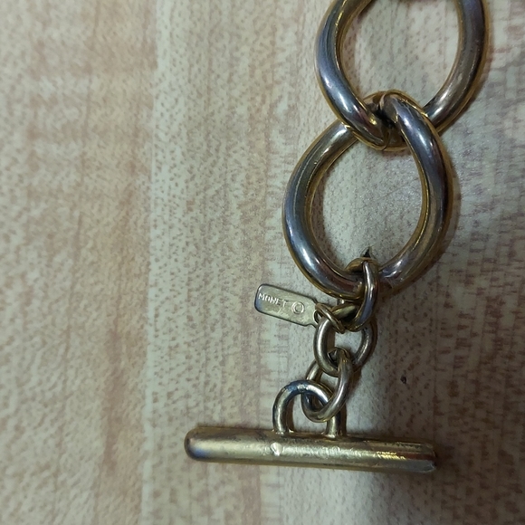 🤍 Vintage Monet - Gold Tone Chunky Link 8" Bracelet with Toggle Closure - Picture 2 of 8